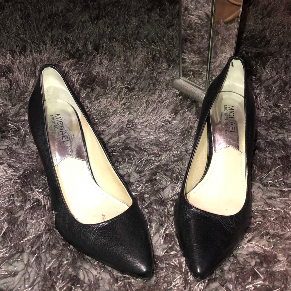 Michael kors black leather size 9
